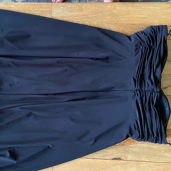 Black strapless flowing dress. Size S - Picture 5 of 6